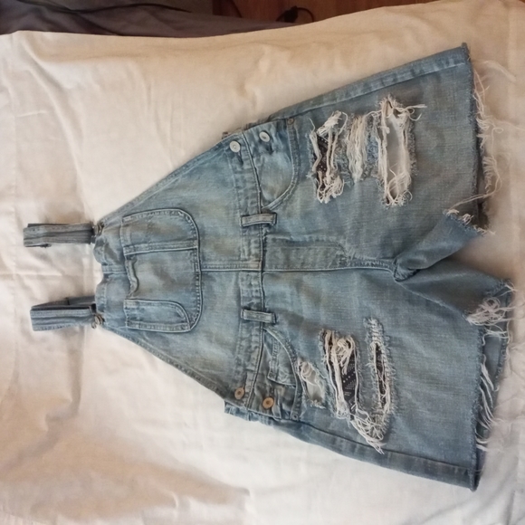 American Eagle Outfitters Denim - AMERICAN EAGLE BIB OVERALL SHORTS, DISTRESSED. SIZE S.
